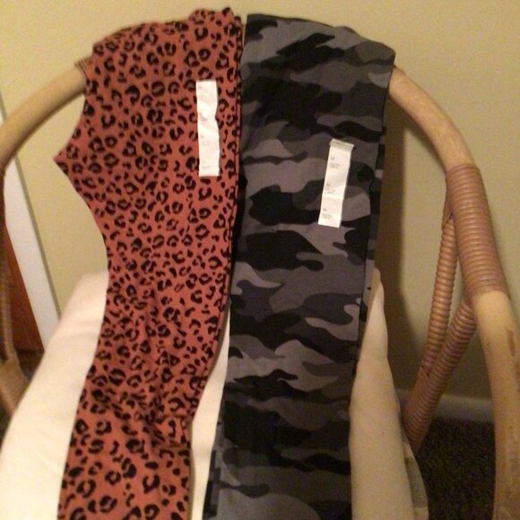 Wild Fable Leggings Cheetah Print and Camo Print Size Medium - Picture 1 of 1